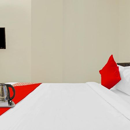 Oyo Happy Stay Hotels Hyderabad Eksteriør billede