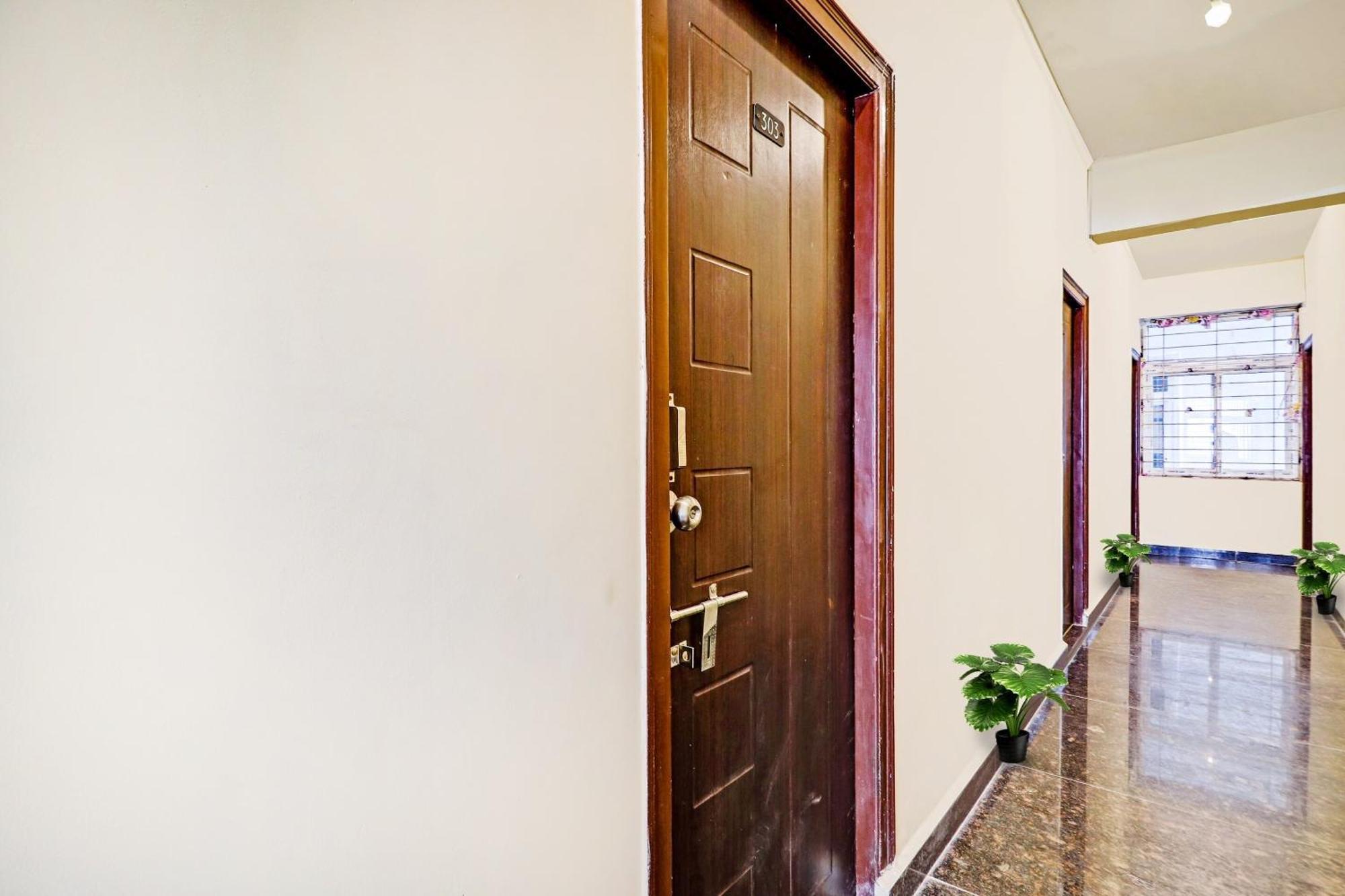 Oyo Happy Stay Hotels Hyderabad Eksteriør billede