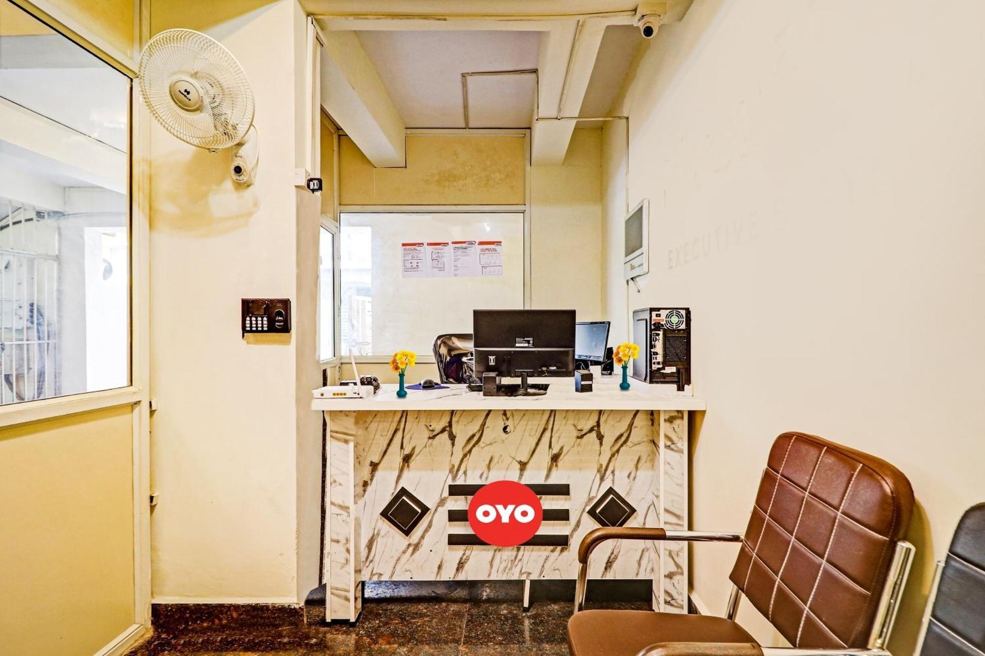 Oyo Happy Stay Hotels Hyderabad Eksteriør billede
