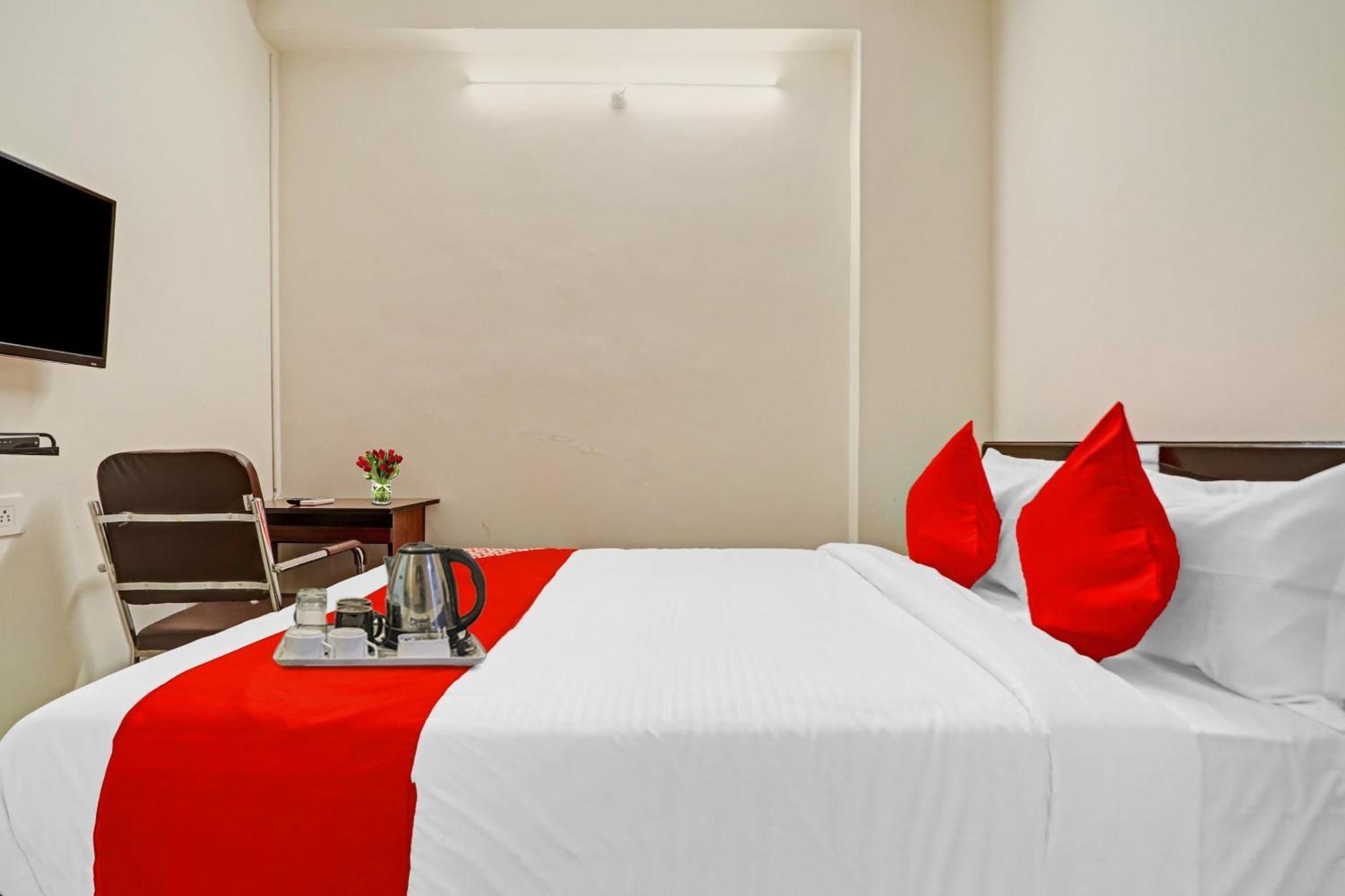 Oyo Happy Stay Hotels Hyderabad Eksteriør billede